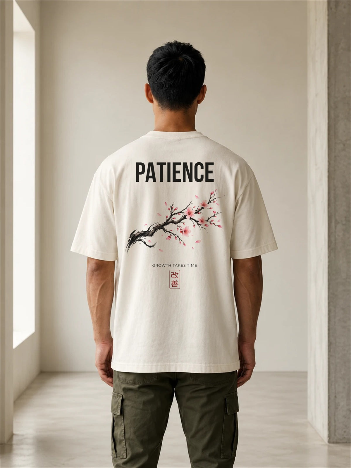 Camiseta KAIZEN 02 Patience, espalda sobre modelo hombre (imagen ilustrativa)