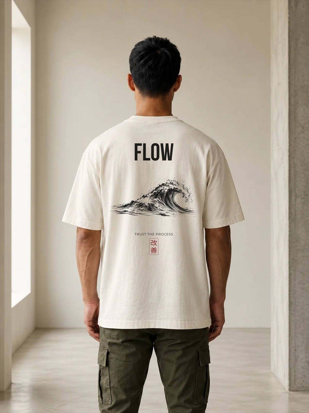 Camiseta KAIZEN 04 Flow, espalda sobre modelo hombre (imagen ilustrativa)